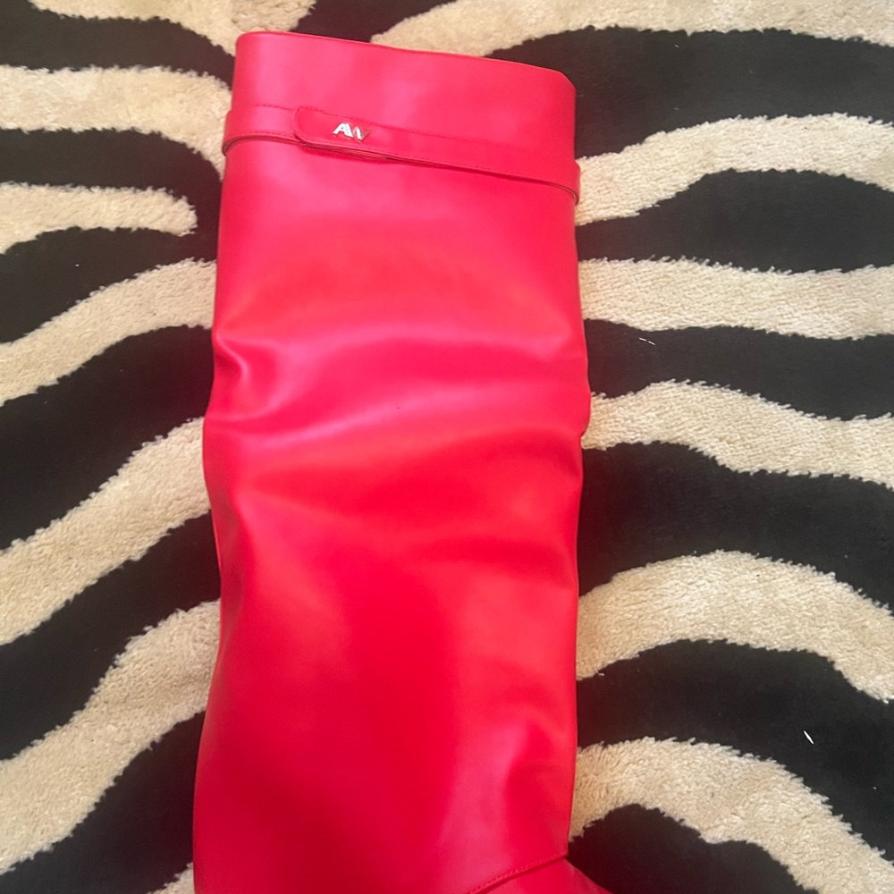 Azalea Wang red wedge Knee boot. Shark boot inspired